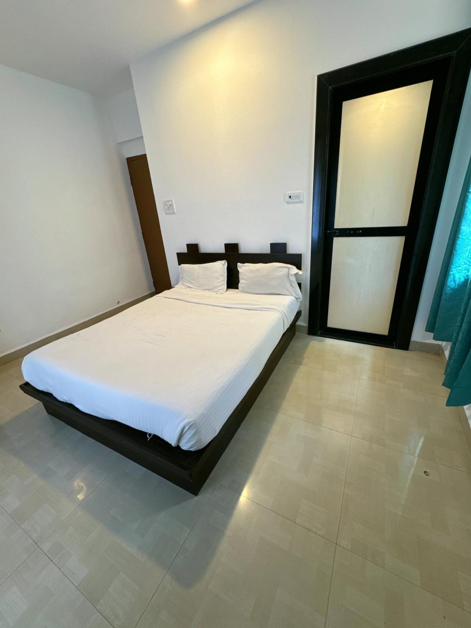 Yoyo Goa, The Apartment Hotel Вагатор Экстерьер фото